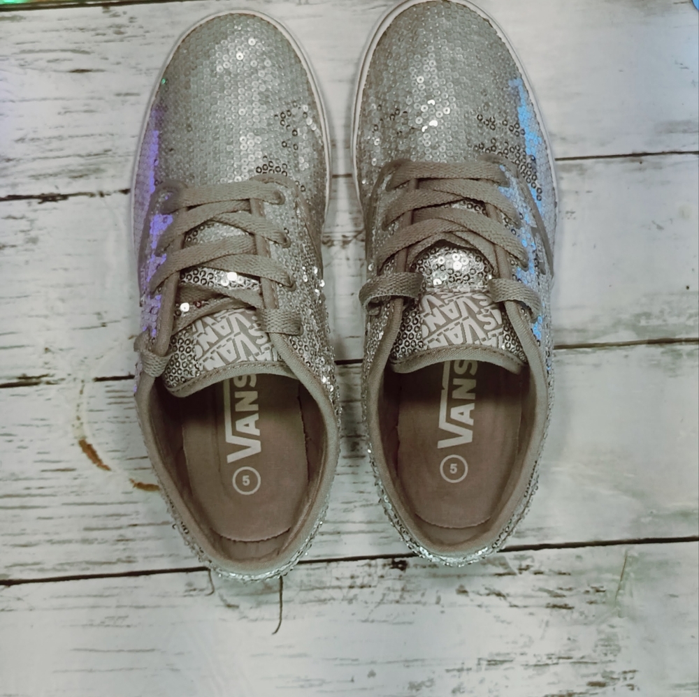 Vans - Picture 6 of 10